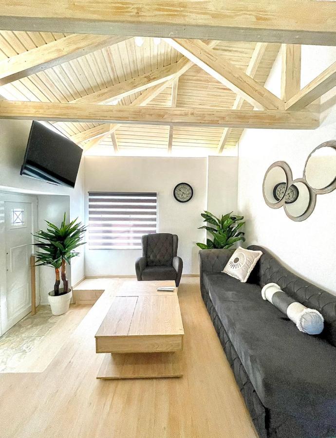 Villa Woodhome *